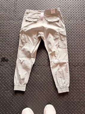 Cotton On Men's Cargo Pants in Light Beige